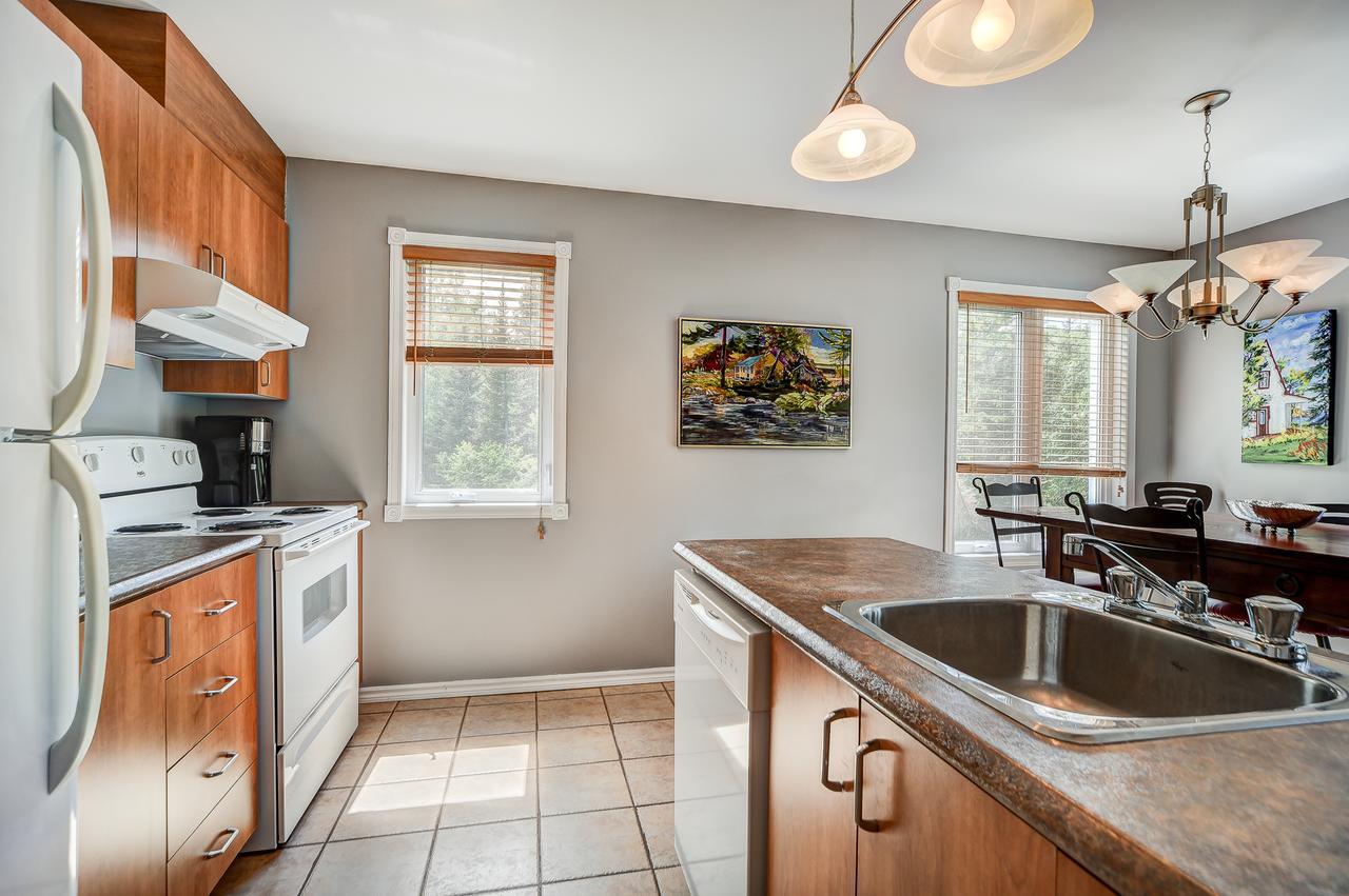 Villa Vue sur la montagne à LʼAnse-Saint-Jean Extérieur photo
